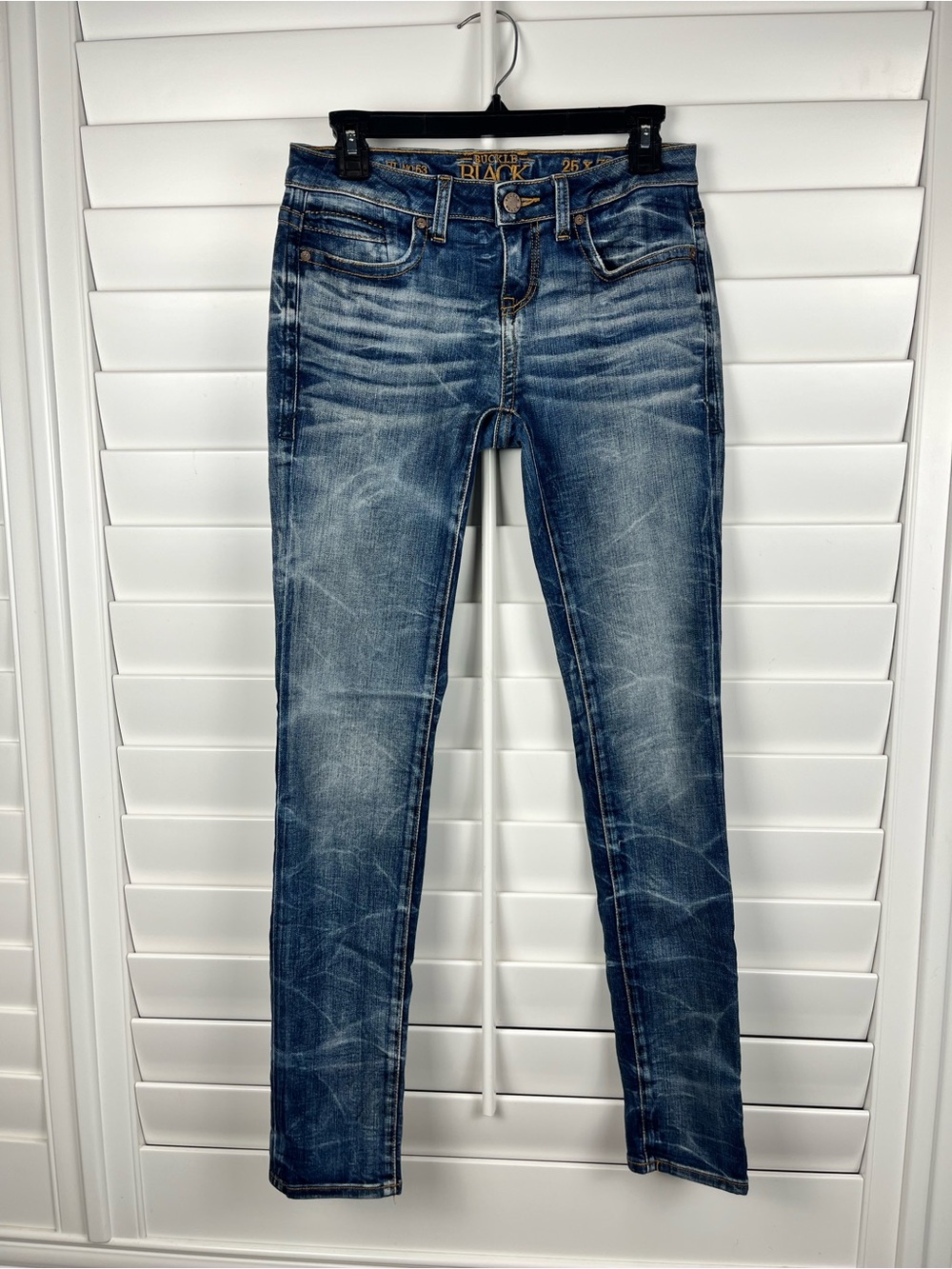 Buckle Black Y2K low rise  Dark Blue Distressed Skinny Jeans Size 25x32